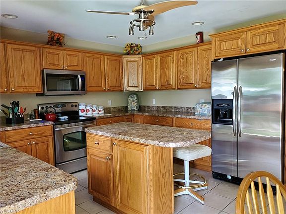 2nd image of 1428 Victory Hill Ln