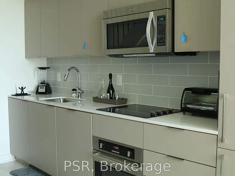 5 Hanna Ave #709 — Photo 5