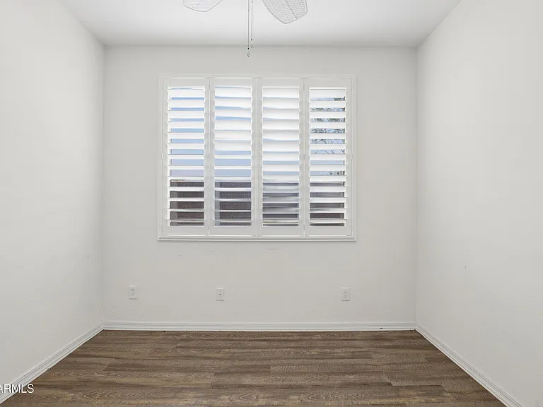 17863 W Hiddenview Dr — Photo 28