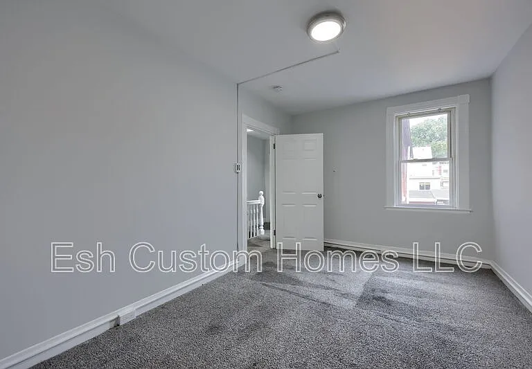 611 S Prince St — Photo 36