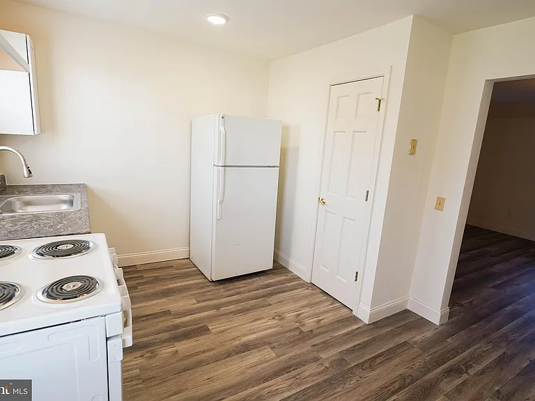 800 Travers St #6 — Photo 8