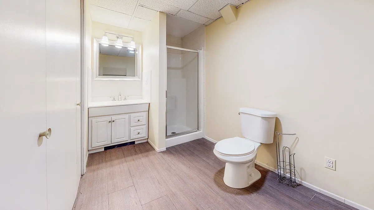 Building Photo - 165 Evelyn Rd