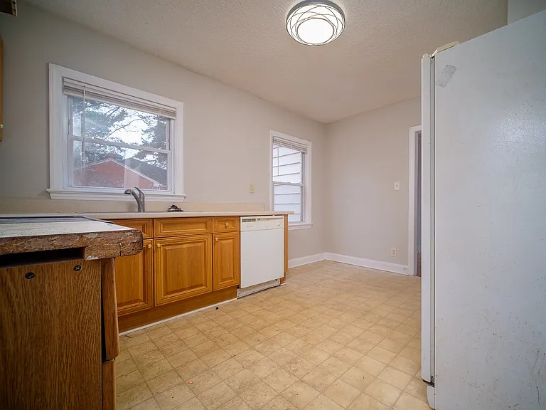 3030 Marlowe Ave — Photo 4