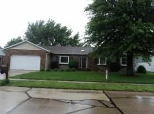 319 Richmond Hill Dr, Geneseo, IL 61254
