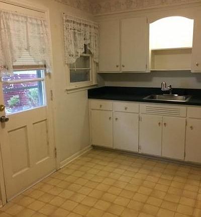 5th image of 104 Grasmere Ave