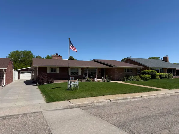 711 Elmwood Dr, Ogallala, NE 69153