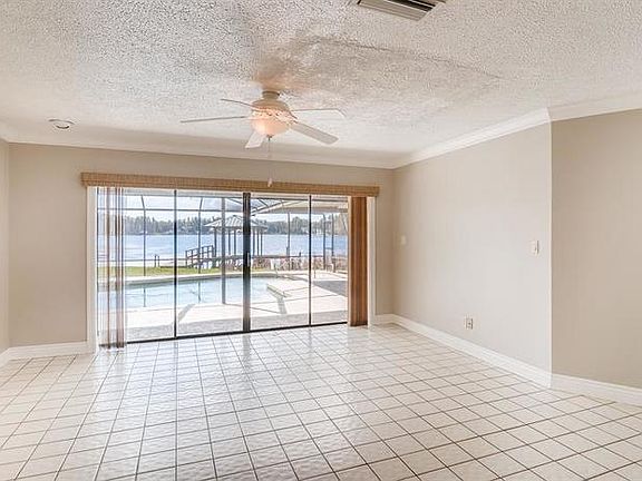 2nd image of 2933 Lake Saxon Dr