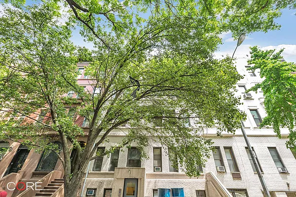 Rented by CORE | media 11