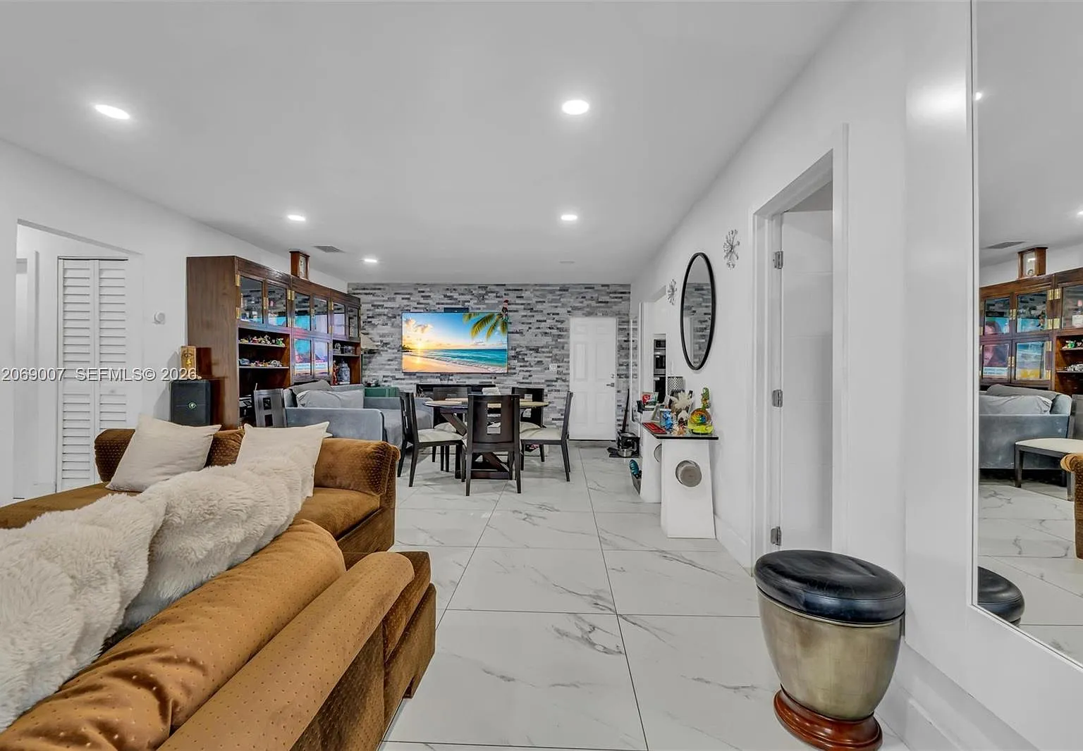 3 bed, 2033 sqft, $3,500 — Photo 3