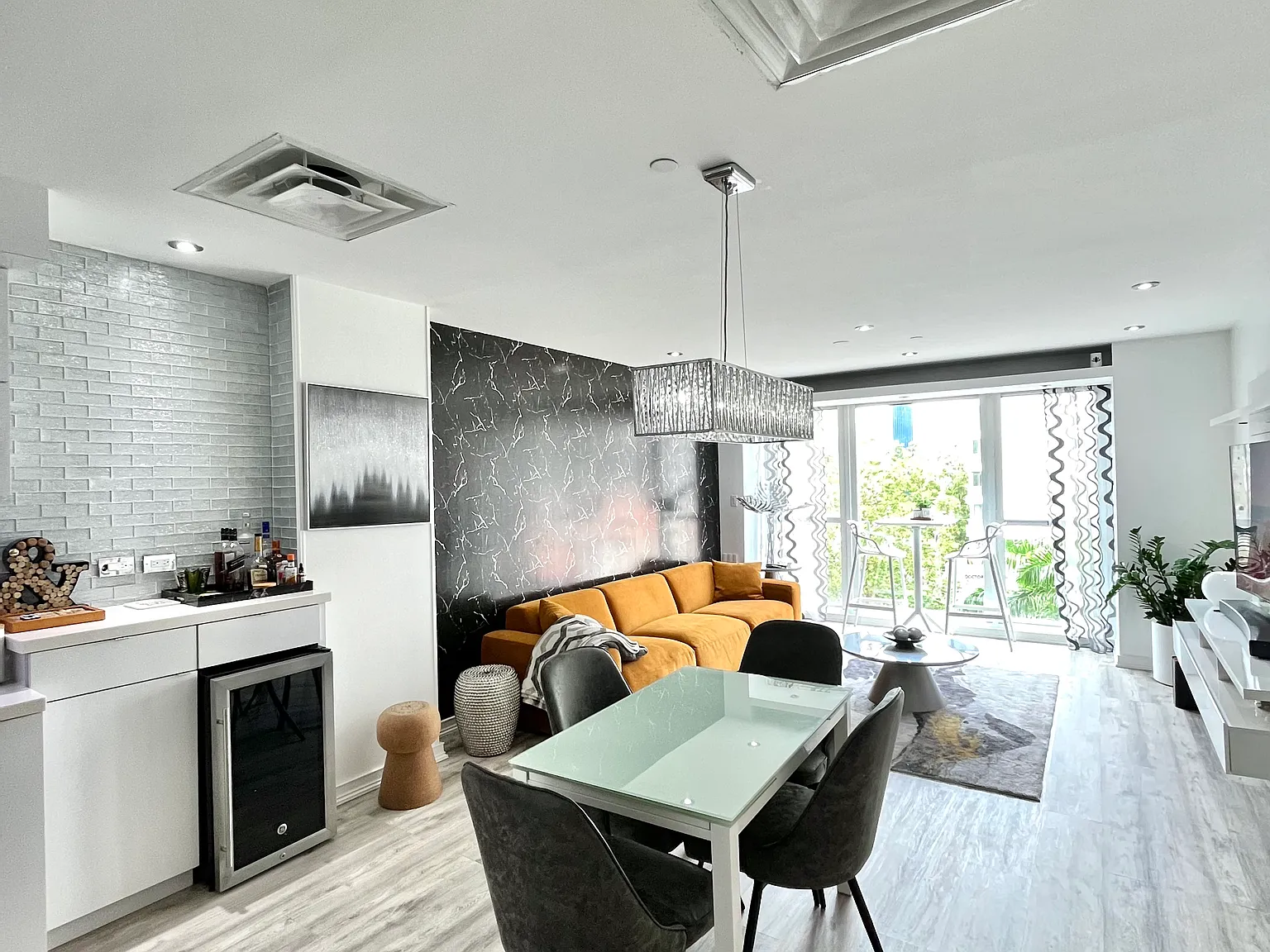 1 bed, 920 sqft, $3,500 — Photo 2