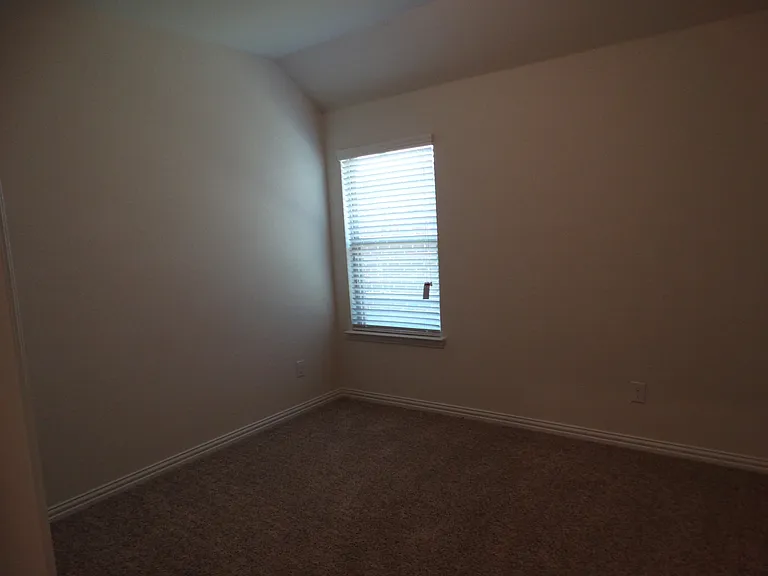 4532 Frost Ave — Photo 6
