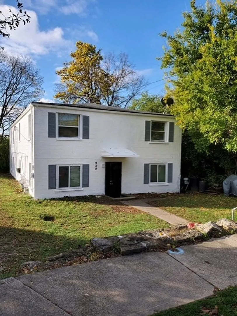 949 Adams St. — Photo 1