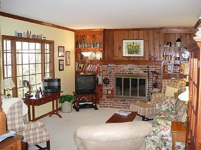 2065 Edgehill - Family Room