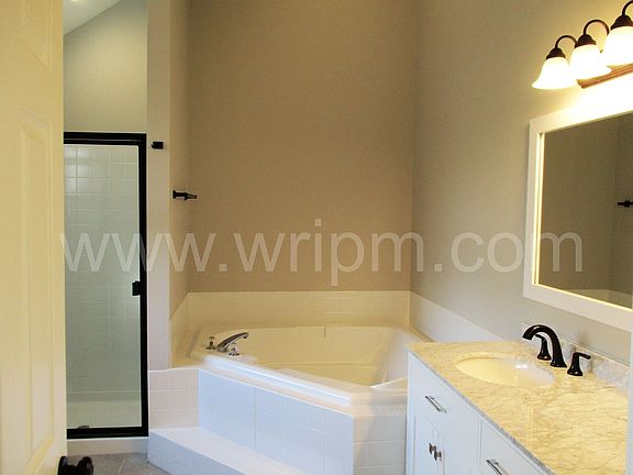 3rd image of 7 Hastings Dr