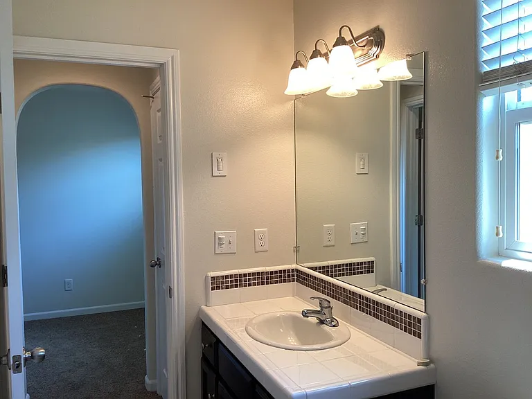 7009 N Harmony Dr — Photo 36