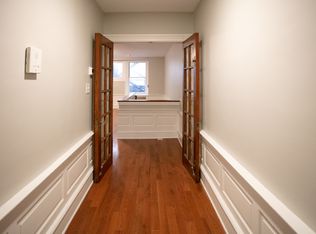 1949 Locust St APT 1R, Philadelphia, PA 19103