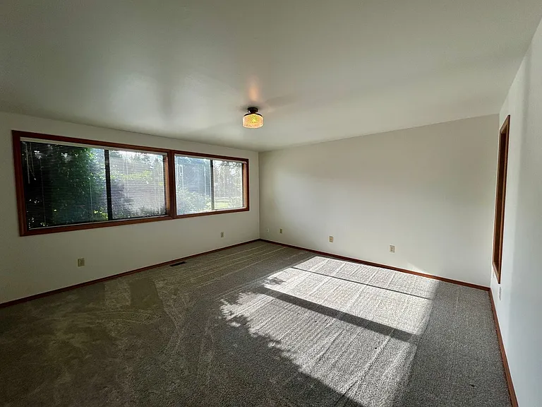 12371 Rainier Dr — Photo 19