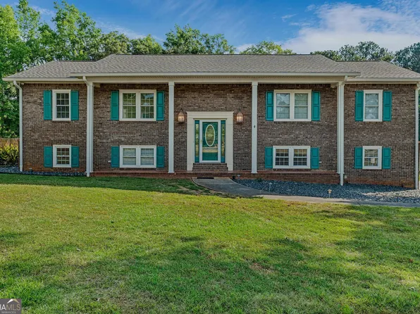 1358 Palmetto Tyrone Rd, Sharpsburg, GA 30277