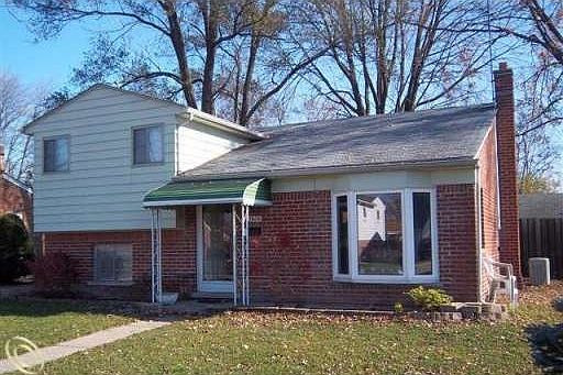 4th image of 23808 Karen Ave