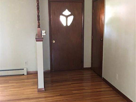 5th image of 1105 Taft St
