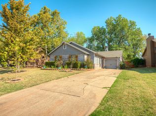 524 Foxfire Rd, Edmond, OK 73003