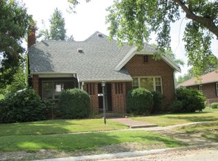 705 W Locust Ln, Robinson, IL 62454