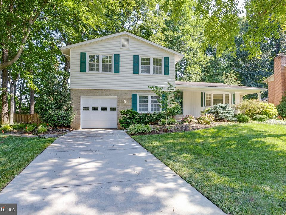 2nd image of 10423 Headly Ct