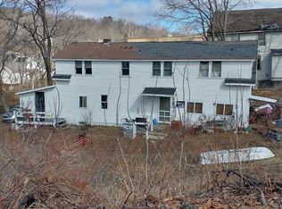 39 Spring St, Dexter, ME 04930