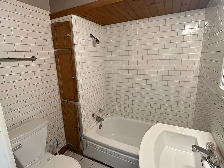 1140 N Church St — Photo 4