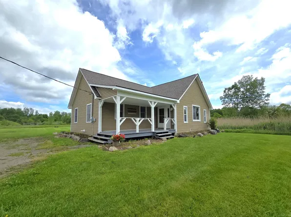 7166 Frith Rd, Saint Clair, MI 48079