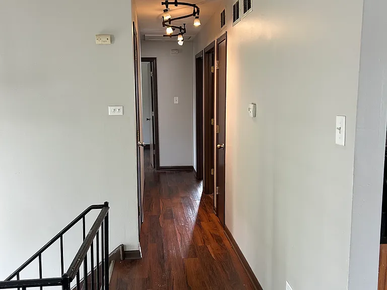 18116 Orleans Dr — Photo 2