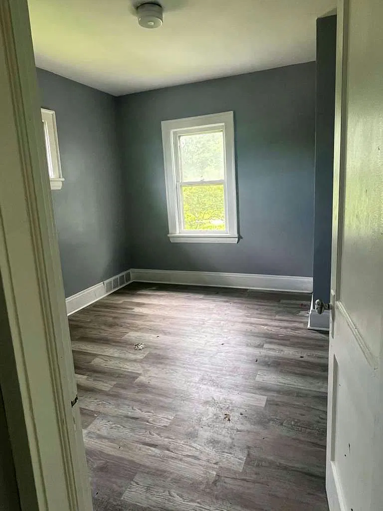 9101 Easton Ave — Photo 2
