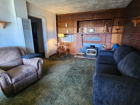 4th image of 3136 E Bardsley Avenue SE