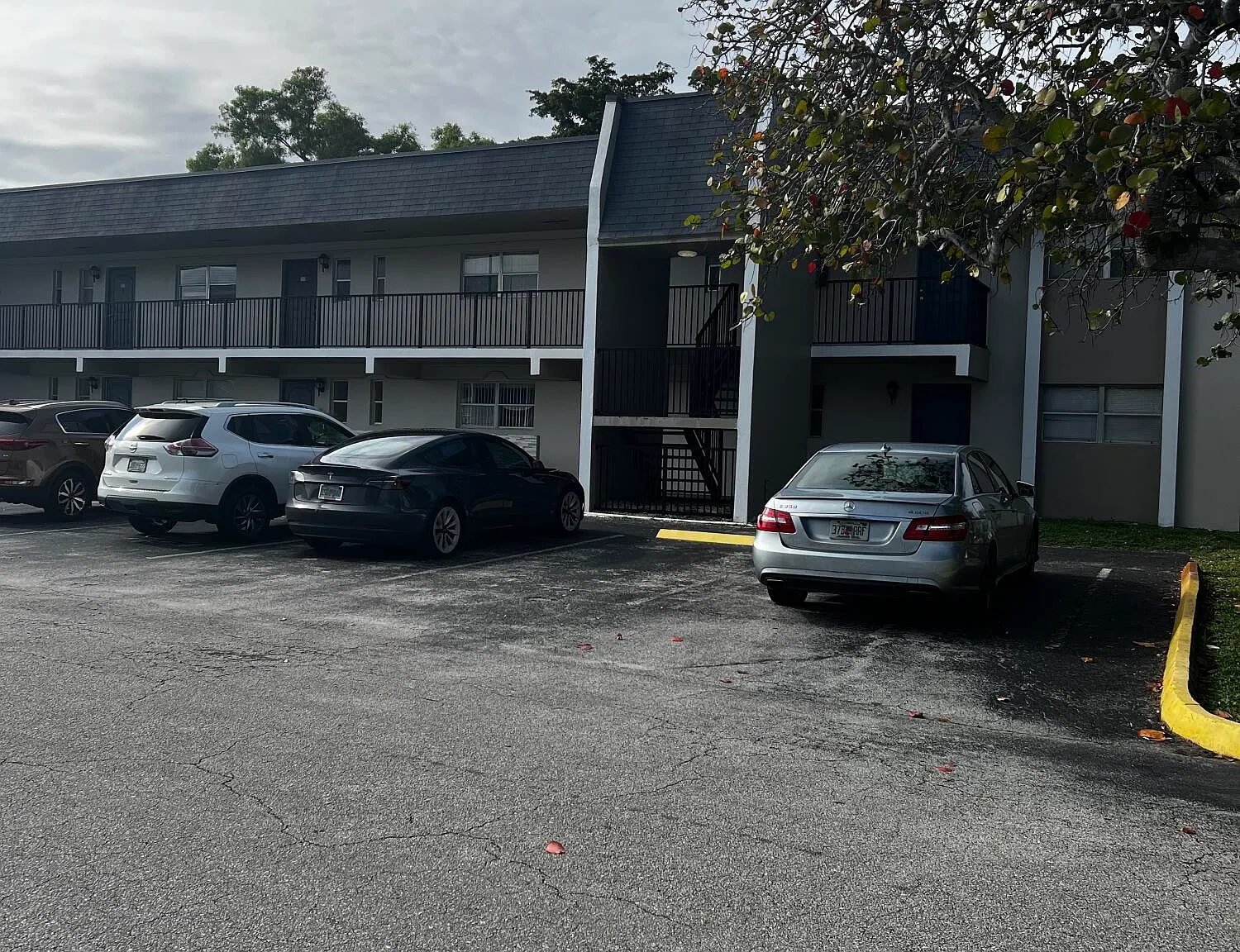 1 bed, 1.5 bath, 750 sqft, $1,700 — Photo 1