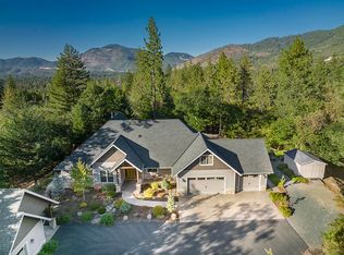115 Columbia Crest Dr, Grants Pass, OR
