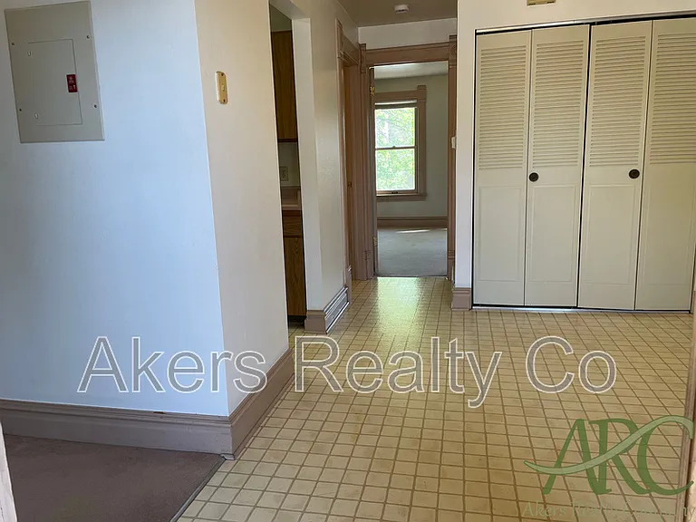 411 W 11th St #B — Photo 3