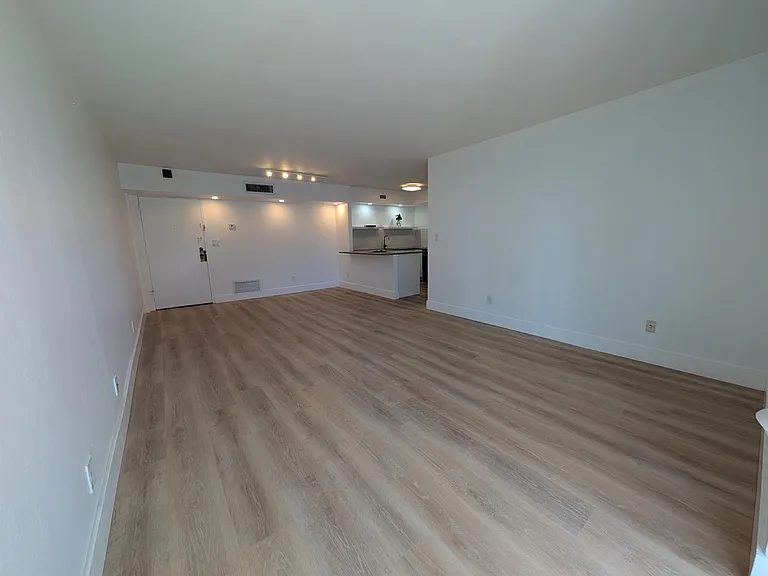 2713 Tigertail Ave #402 — Photo 6