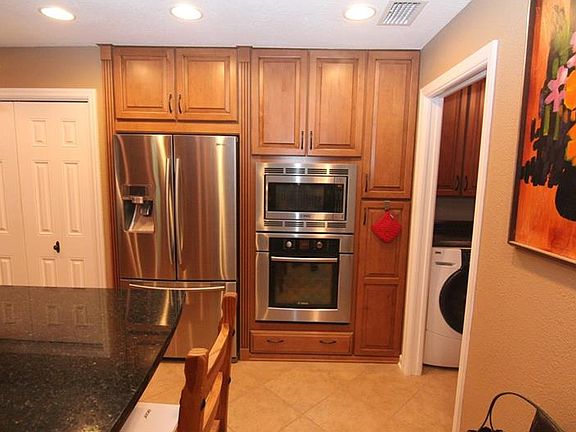 5th image of 4220 Windtree Dr