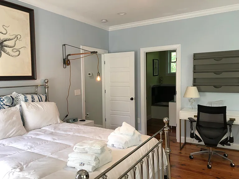 526 S Causeway Rd — Photo 16