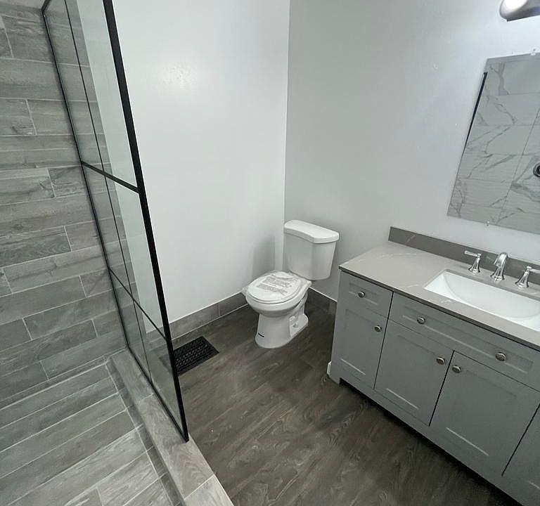1st image of 27 S Philadelphia St #27