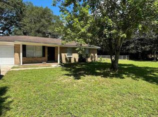 5899 Locust St, Milton, FL 32570