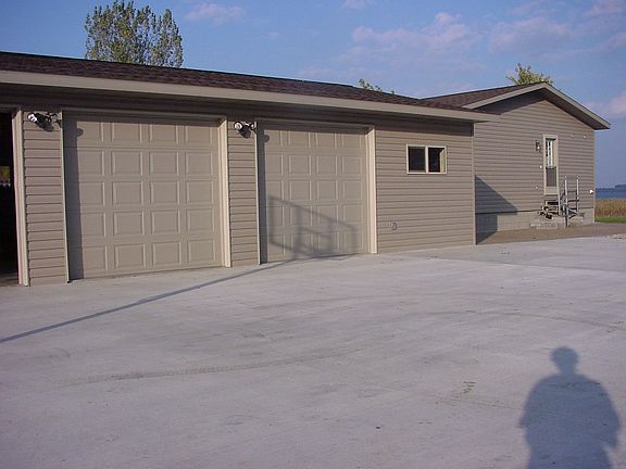 3 car garage