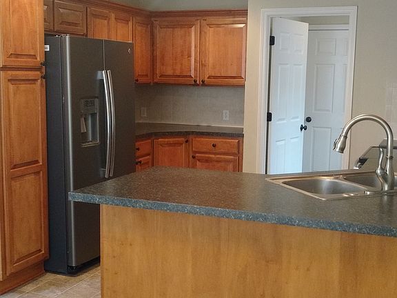 4th image of 706 N Rockwell Ave