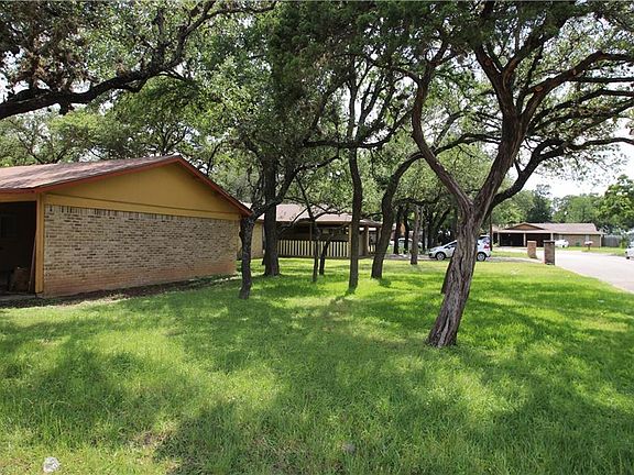 3rd image of 1303 Glenda Dr #A/b