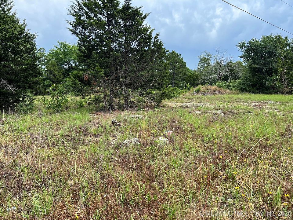 2nd image of 1254 S Oak Rd