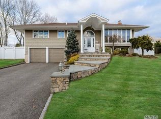 28 Prescott Pl, Old Bethpage, NY 11804