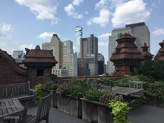 Sold by Corcoran | media 21