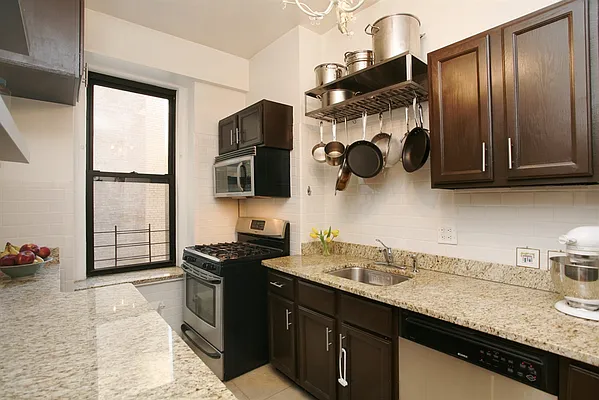 Sold by Corcoran | media 14