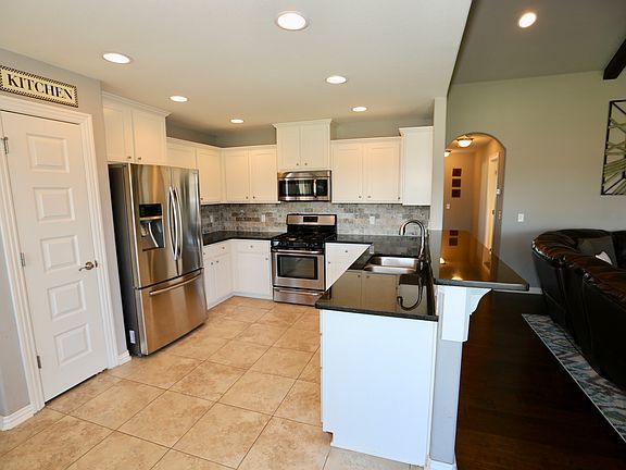 Granite, SS Appliances