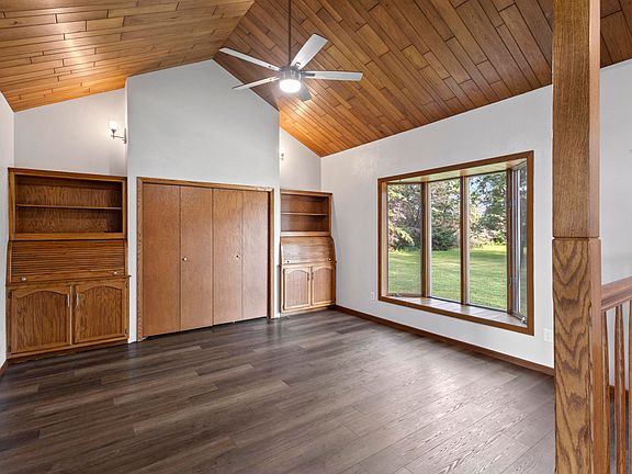 2nd image of 20253 471st Ave